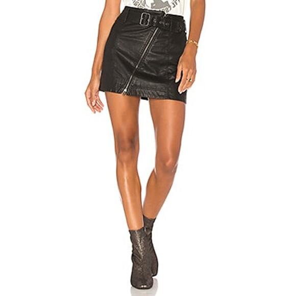 Free People Size 4 Black Feelin Fresh Vegan Mini Skirt Faux Leather Belted Zip - Picture 9 of 12